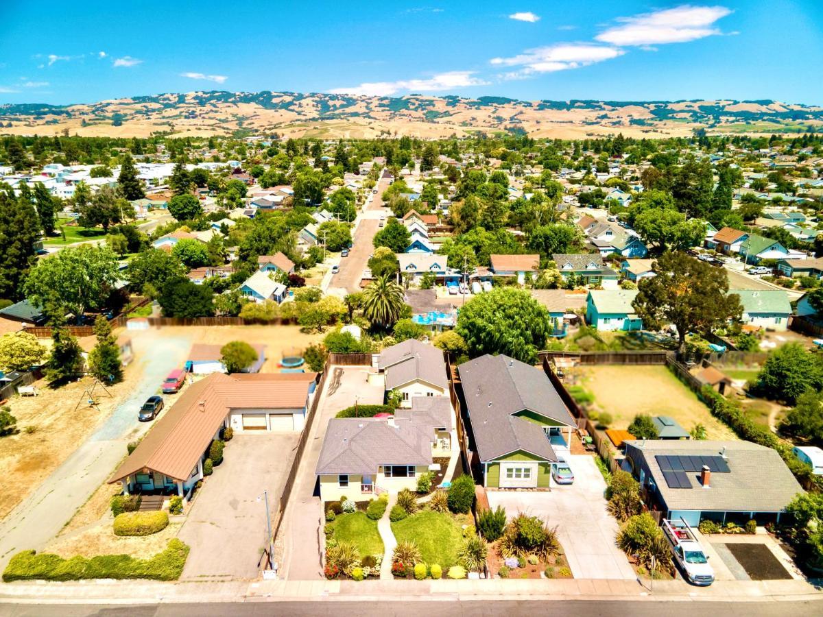 Spacious Renovated Petaluma Home- Pool Table, Fire Pit, Parking Exteriér fotografie